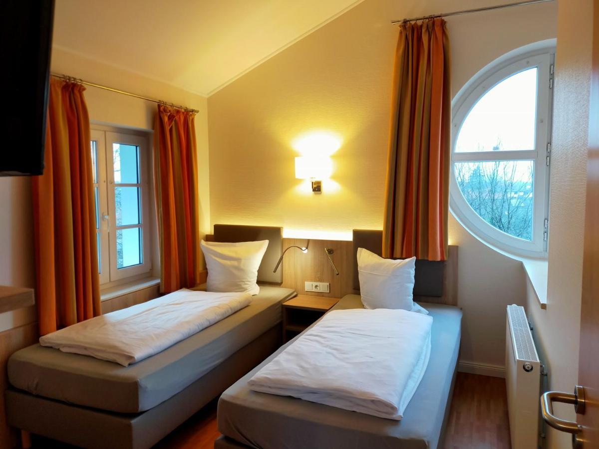 Hotel Xtra Gleis Хёрстель Экстерьер фото